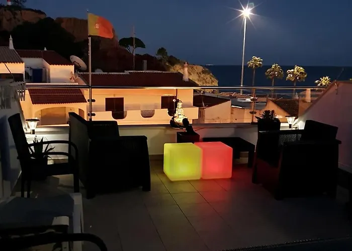 Magnifique Duplex Avec Piscine En Bord De *